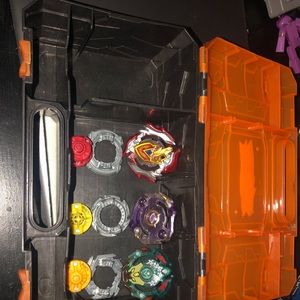 Beybalde case with three beblades